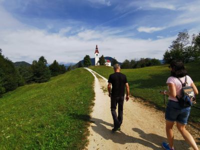 Vlada razglasila Arheološki park Divje babe za kulturni spomenik državnega pomena - img-20200826-104300-jpg.jpg